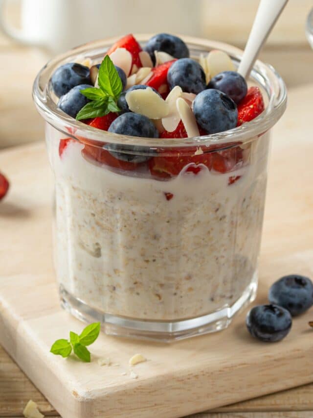 Under 300 Calorie Breakfasts You'll Crave (Easy & Delicious!)